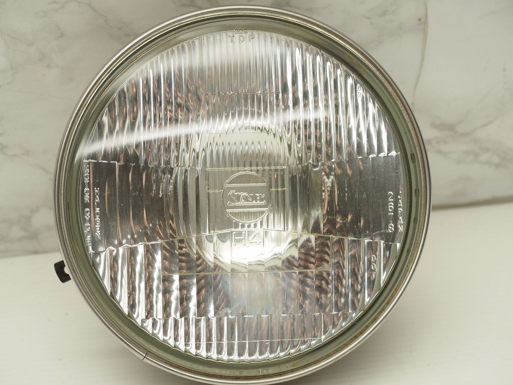 21946 GPZ900R ZX900A-0411** テールランプ LED