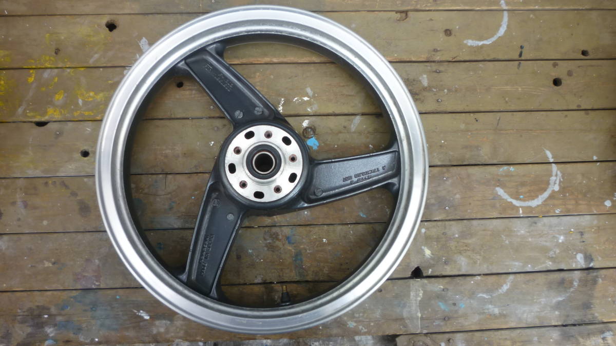 ZZR1100D フロントホイール