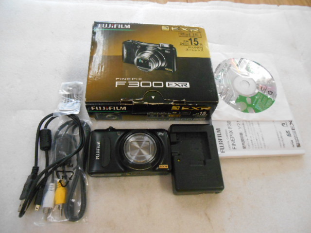 ♪ジャンク Fujifilm FinePix F300EXR ① デジタルカメラ コンパクト