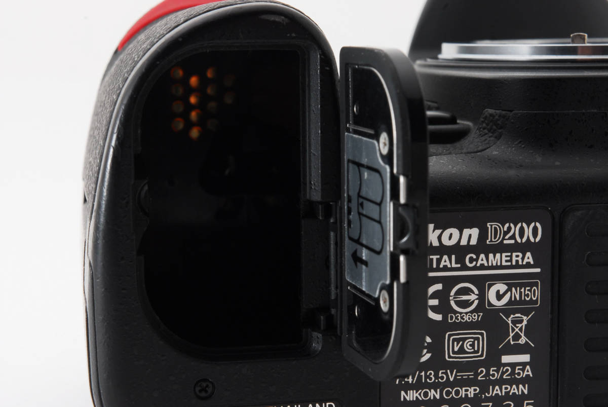 ☆極上品☆ ニコン D200 ボディ⁄ レンズキッド☆純正バッテリー、充電