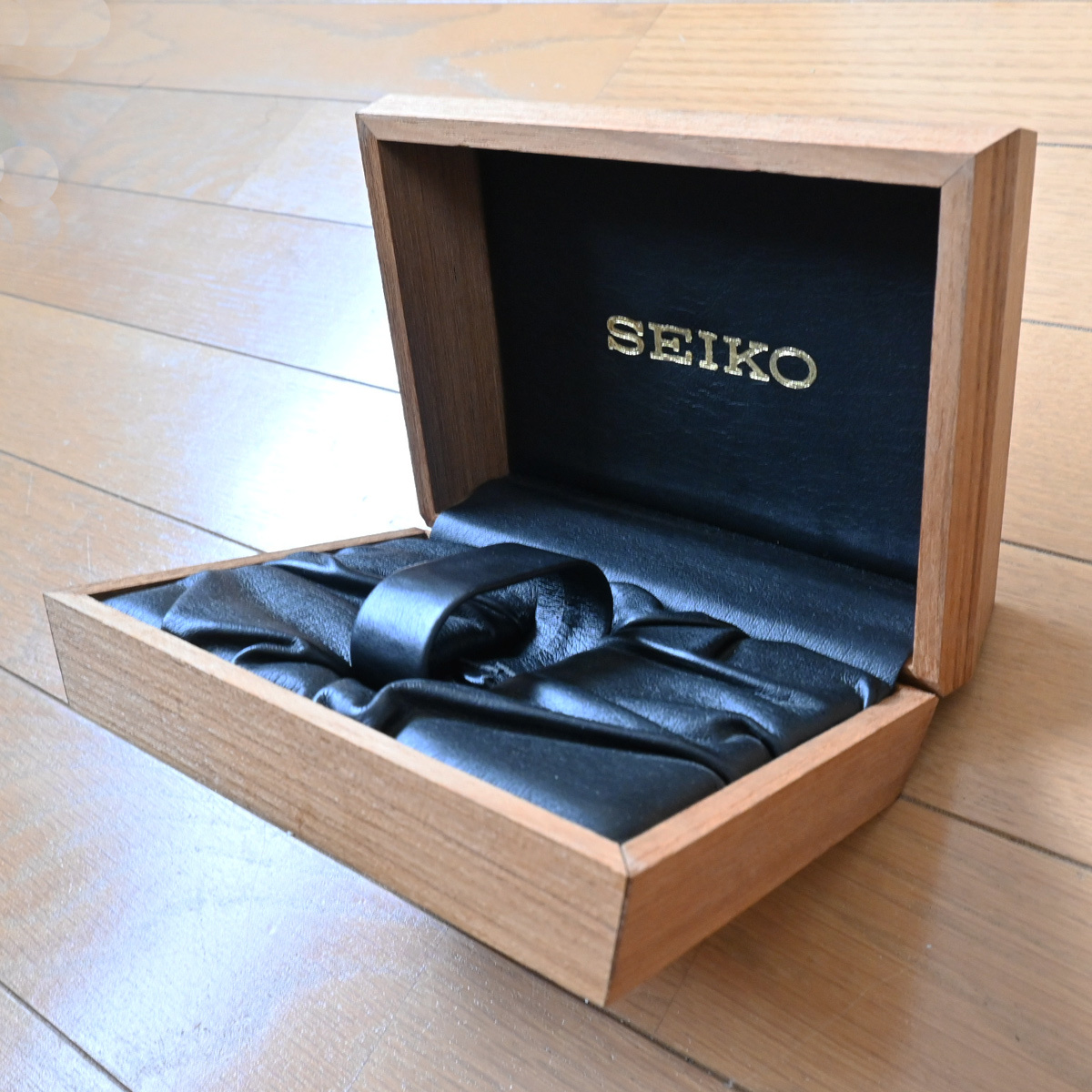 Yahoo!オークション 【箱のみ】 セイコー 純正箱 SEIKO 木箱 昭和