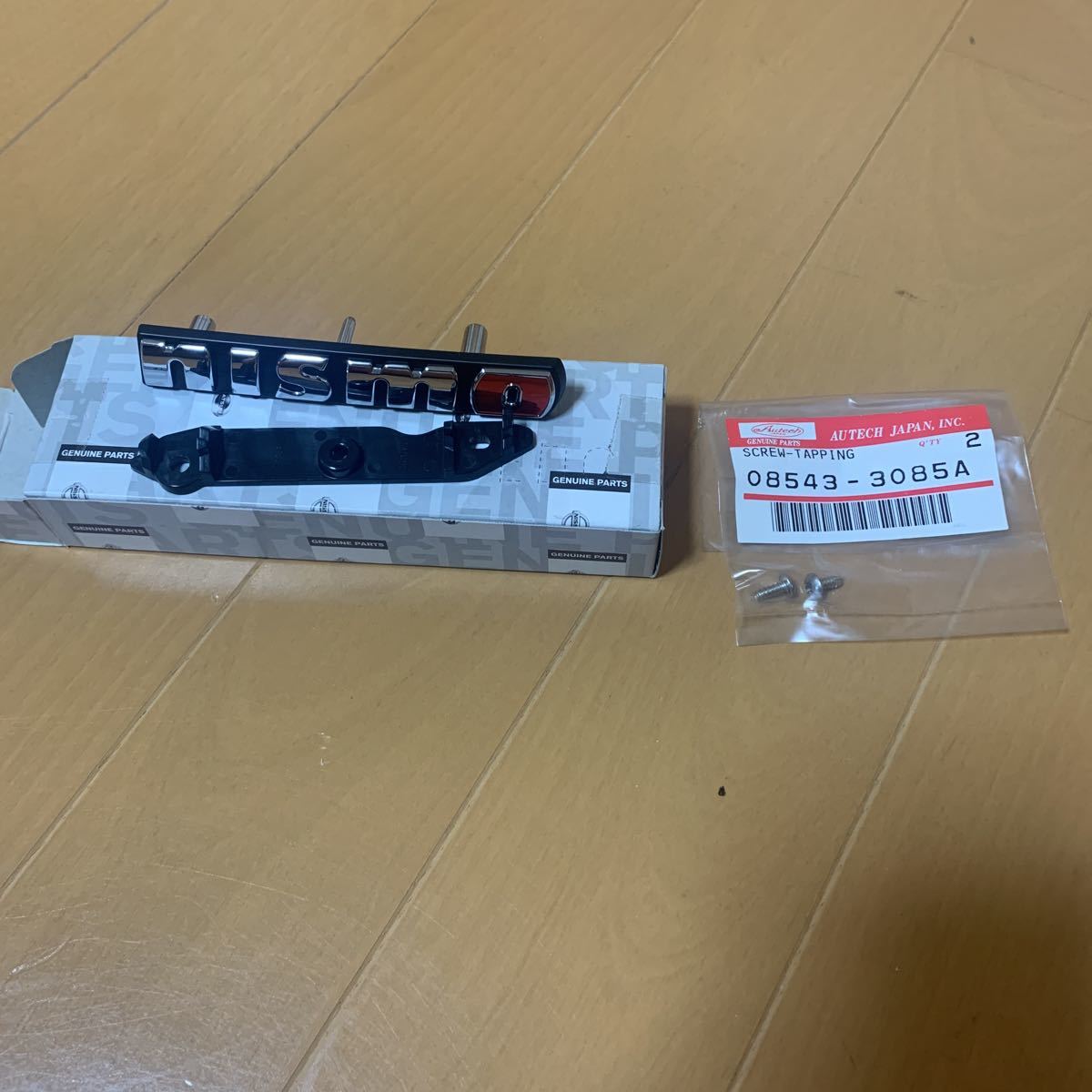 E12 ニスモノート 日産純正品 ニスモエンブレム nismo(日産 