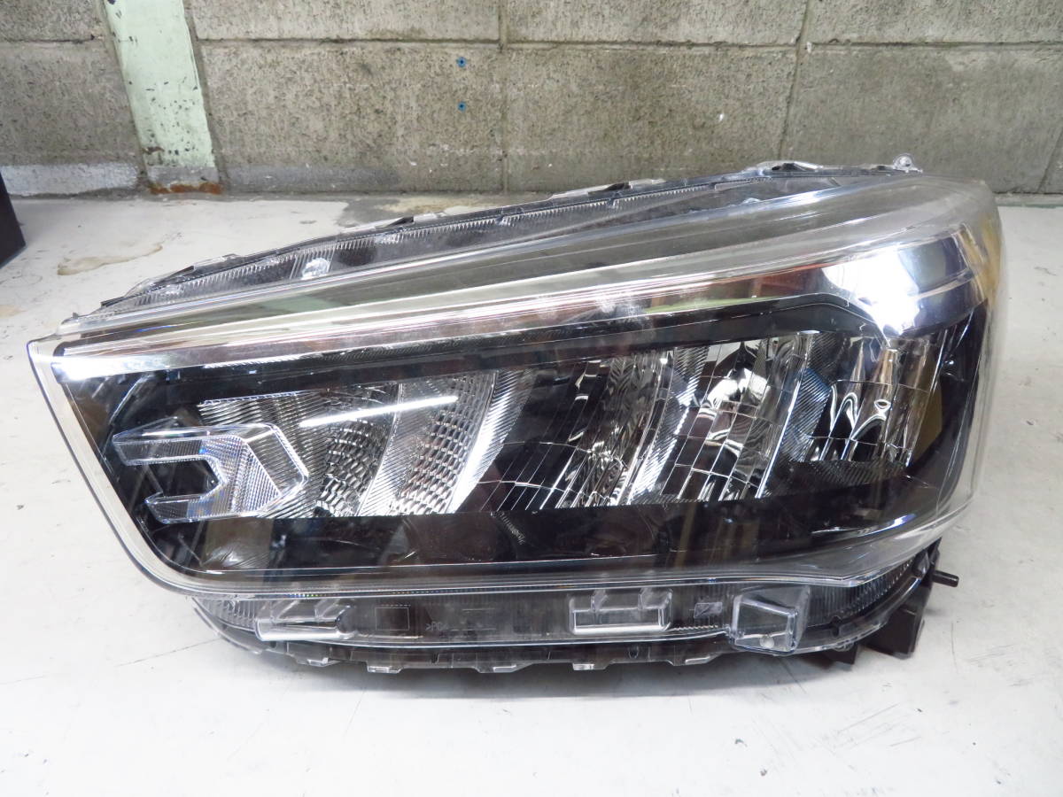 新車外し品トヨタ ライズ トヨタ ライズ 純正ヘッドライト 81150B1430