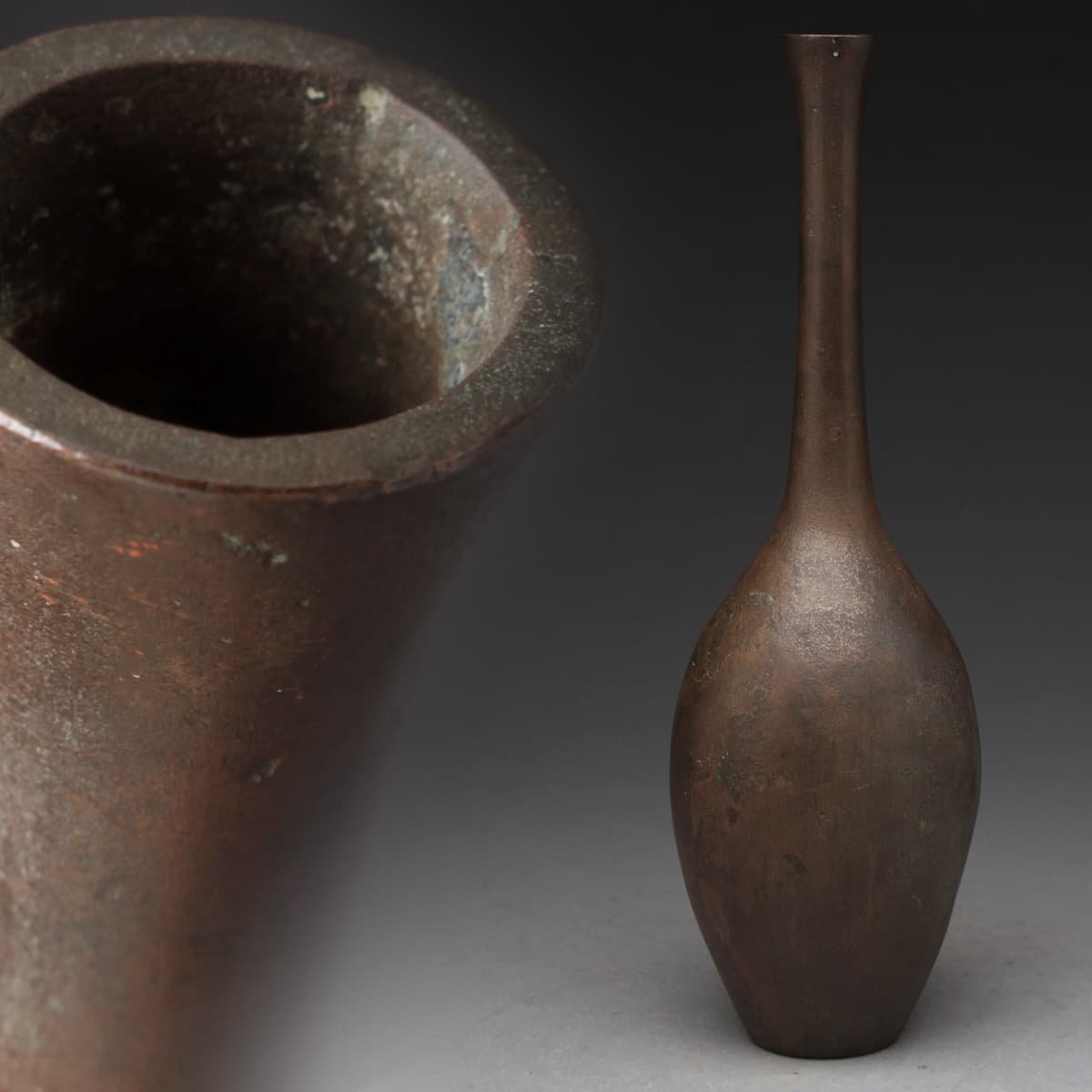 最新作，人気SALE HZ394 時代物 銅製 鶴首花入・鶴首花瓶 高23.5cm 重
