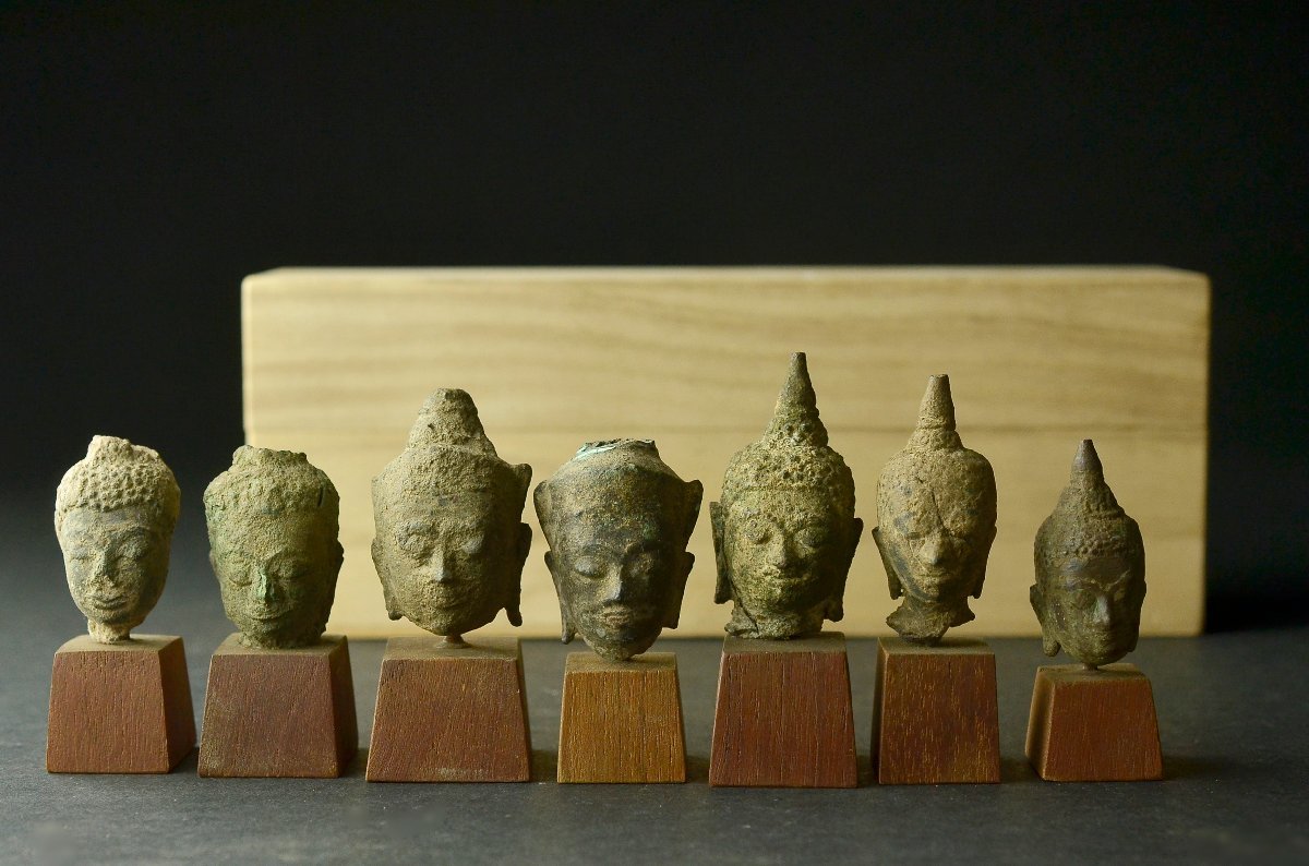 タイ仏教 金属製仏頭 2点セット（アユタヤ様式・スコータイ様式）悟り