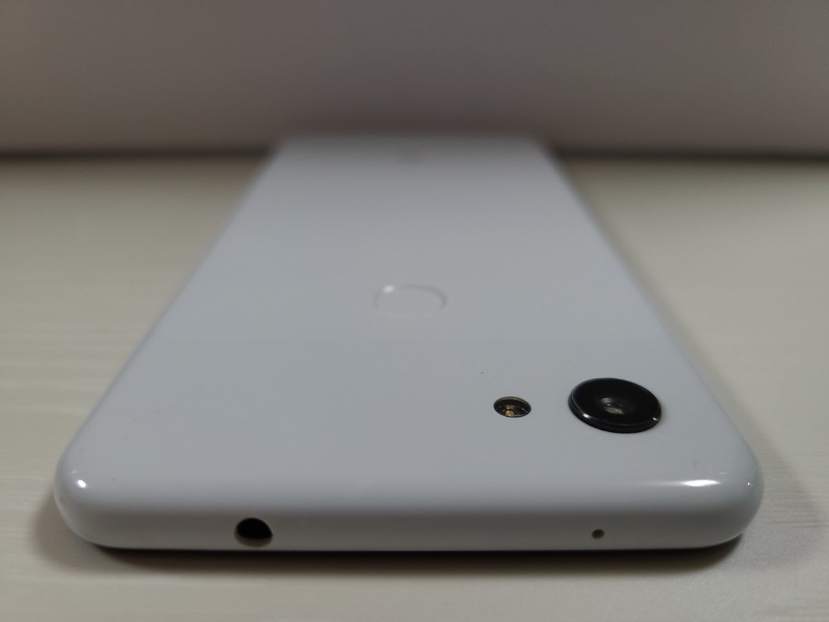 中古/SIMロック解除済】Google Pixel 3a XL ホワイト/64GB/SB版判定○