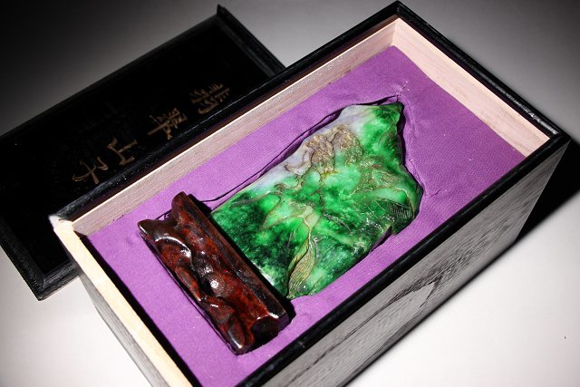 ☆皇帝☆翡翠山子 山水 花鳥彫 高さ約15.5㎝ （検）細密翡翠彫刻