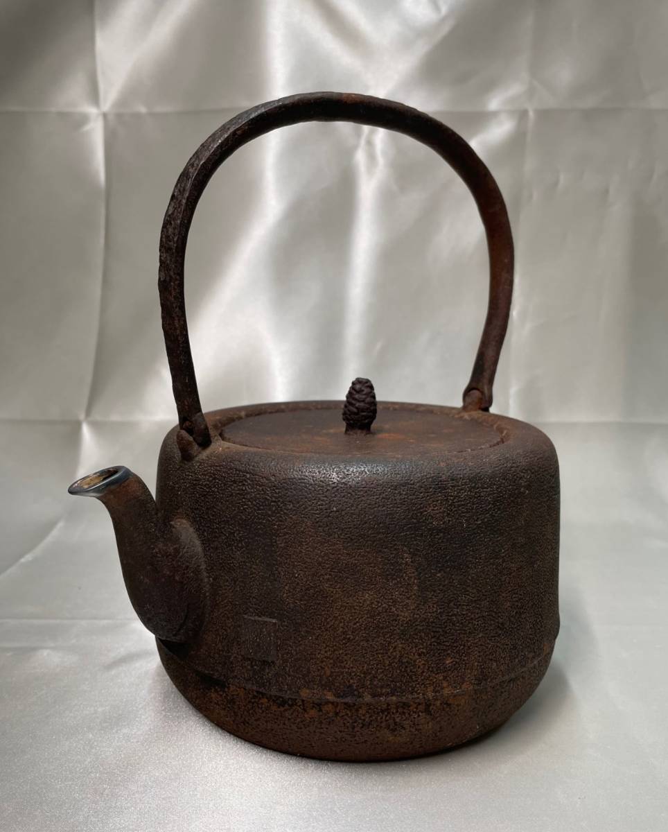 鉄瓶 茶道具 時代物 湯沸 煎茶道具 4kg近く 錆び有 古物 お坊さん