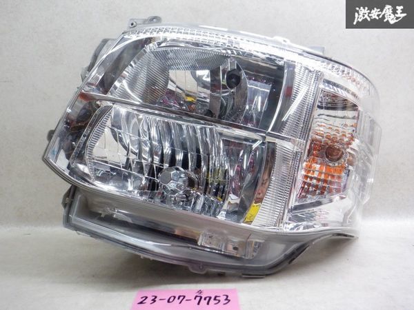 トヨタ純正 200系 ハイエース 3型 中期 HID ヘッドライト ヘッドランプ 左 左側 助手席側 KOITO 26-129 棚2L14