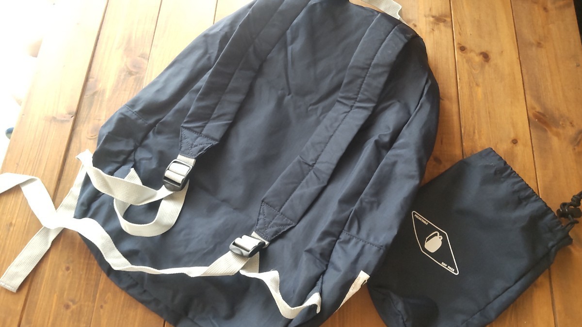 Laundry × umbro○ コラボ ナイロン製リュック デイパック 収納袋付き 