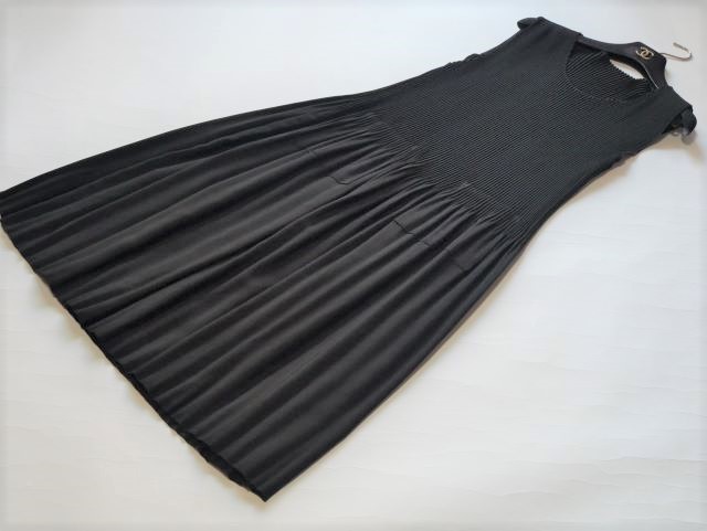 KOIBITOMISAKIコイビトミサキ♪プリーツ加工ワンピース　サイズM～L