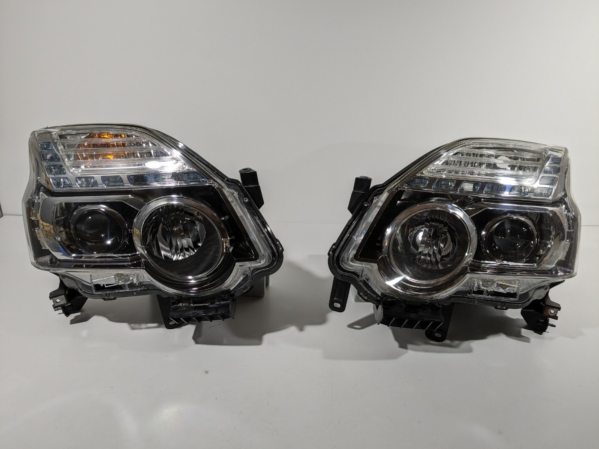 日産純正 T31/NT31 エクストレイル 後期 純正 HID ヘッドライト左右
