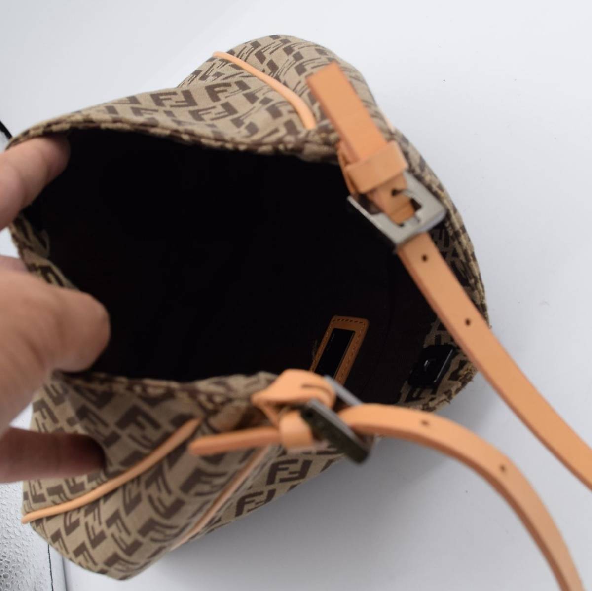 美品◇ FENDI フェンディ ズッキーノ ハンドバッグ / ベージュ ズッカ