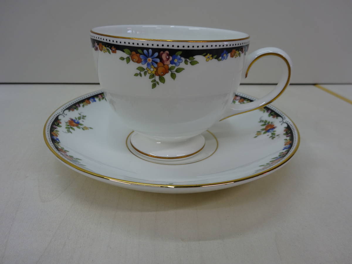 14613□Wedgwoodウエッジウッド OSBORNEオズボーン プレート大中2枚