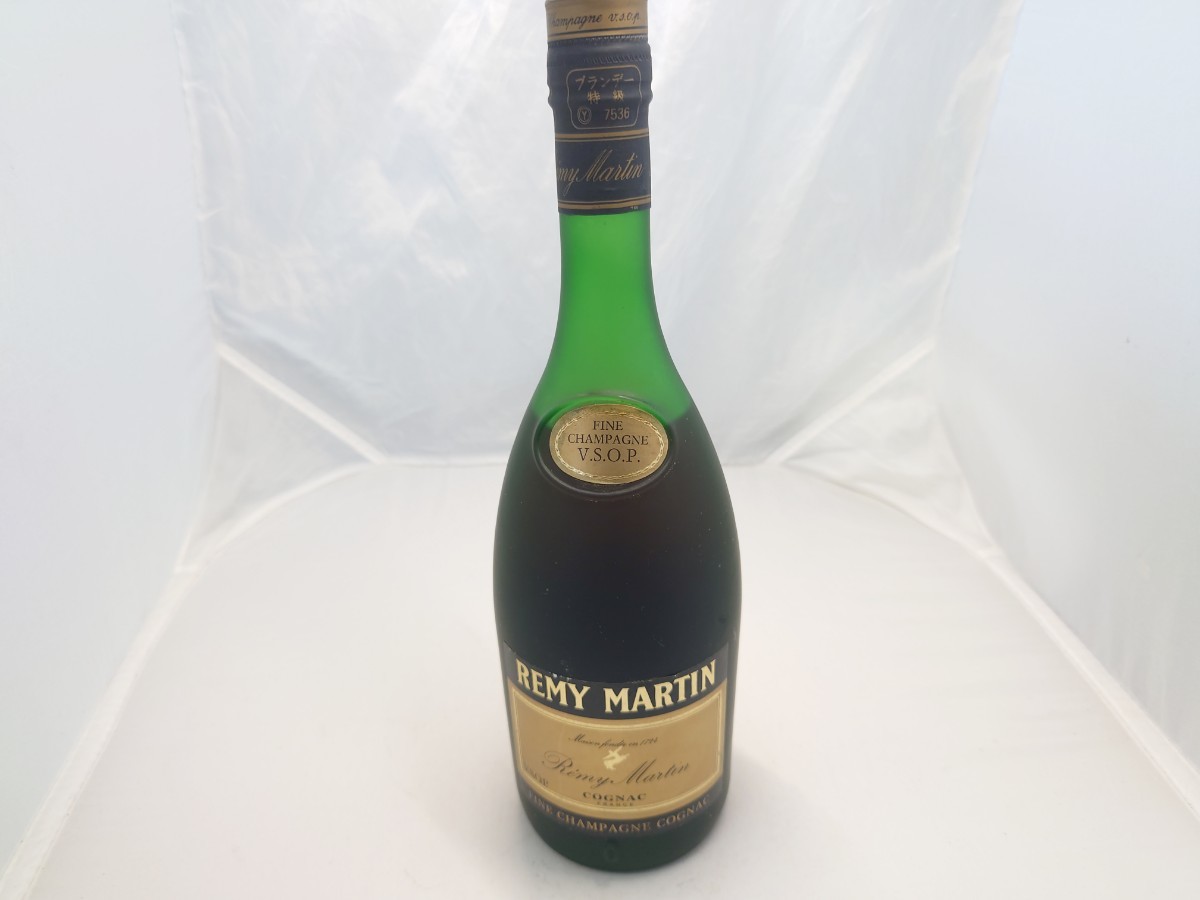 【同梱可】　REMY MARTIN レミー マルタン VSOP　 特級　従価　ファイン シャンパーニュ コニャック 700ml 40% 未開栓　古酒