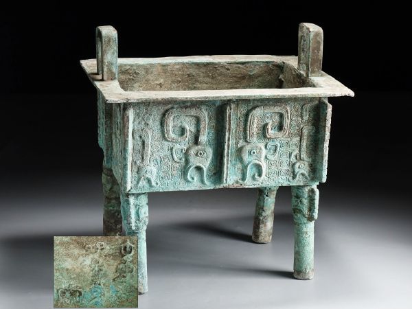 W003. 中国古玩 饕餮文 双耳 四脚 青銅器 鼎 / 金工美術古美術時代の