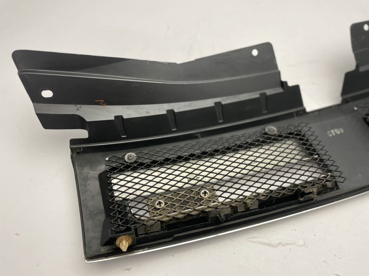 CV1W/CV2W/CV4W/CV5W デリカD5 前期 純正OPフロントグリル CV5W 純正 CV1W TT PRO正規品 ⁄ 美品 三菱 デリカ D:5 D5 純正