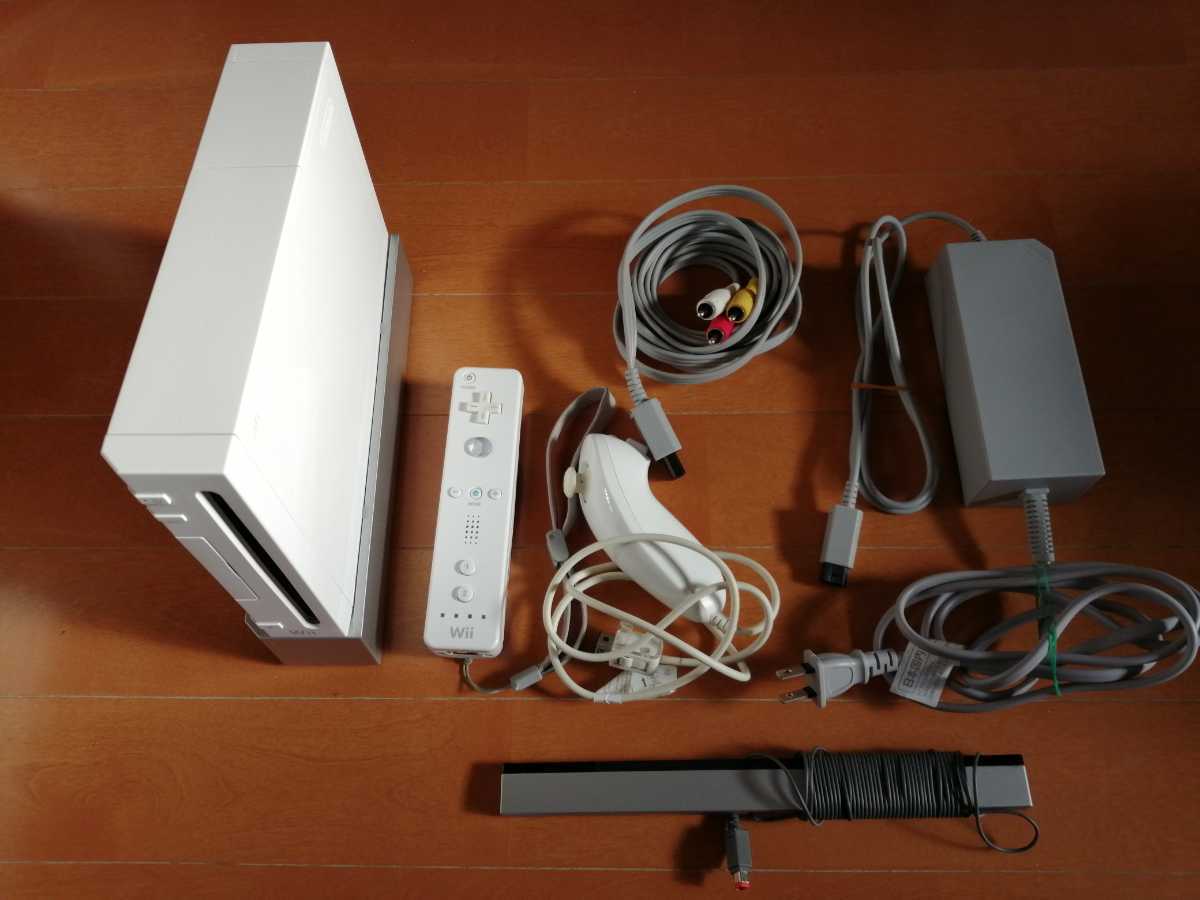 本体美品　使用感少　wii すぐ遊べる　本体一式セット　　動作確認済　即決　