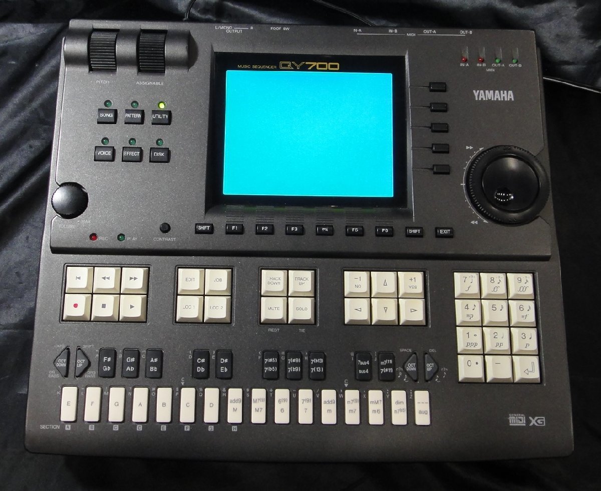 シーケンサー / リズムマシンQY700 QY700 【公式通販】