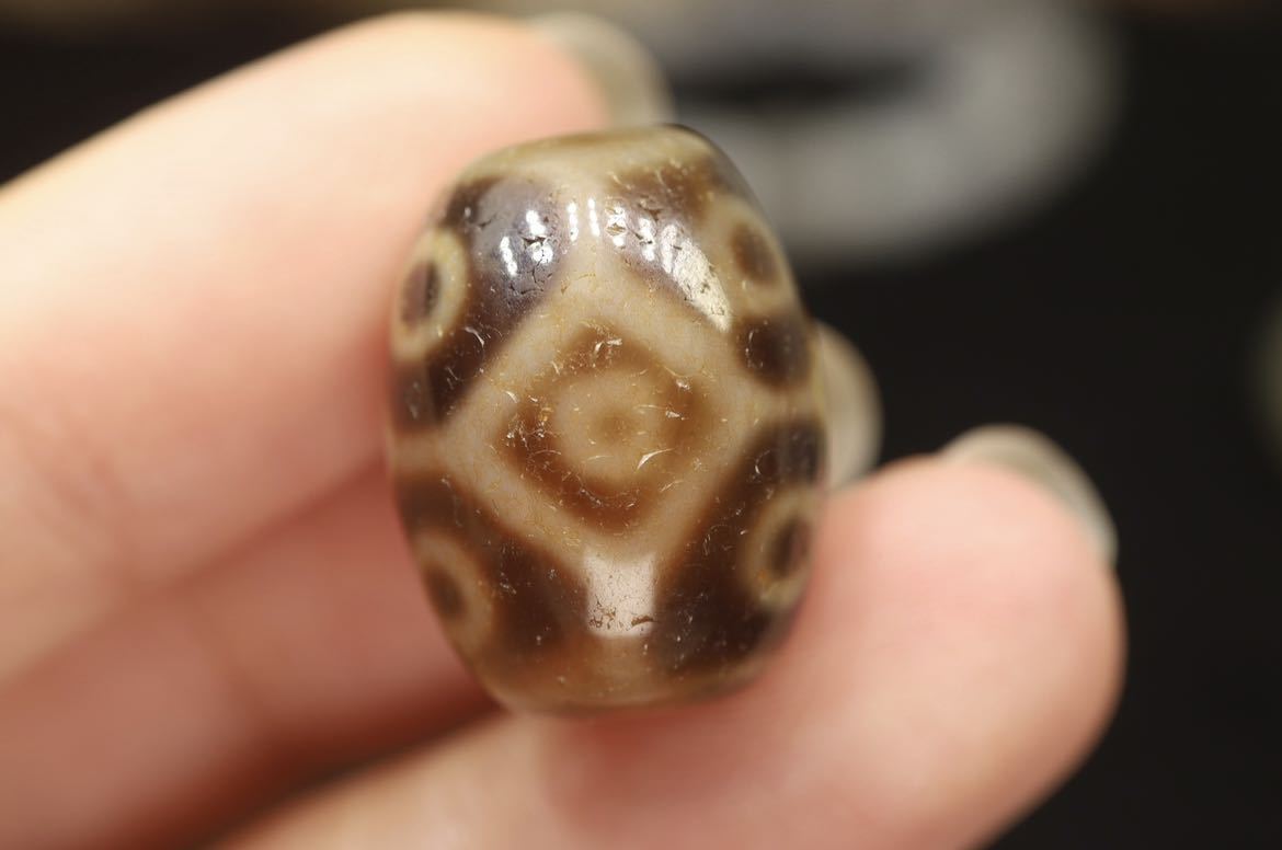 本物　超珍しく老天珠　チベット　ジービーズ　特丸「九眼天珠」Dzi Bead