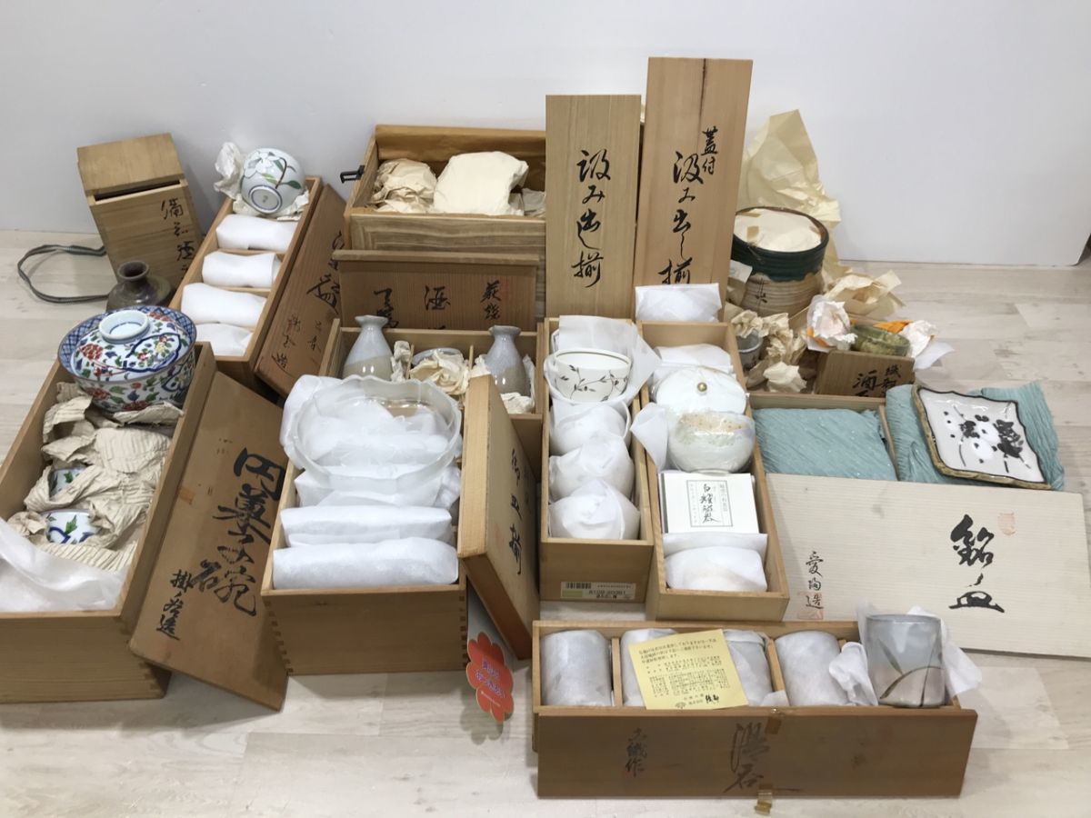 現状品 ② 木箱入り食器 ・湯呑 等 まとめて 11点 木箱入り長期保管品