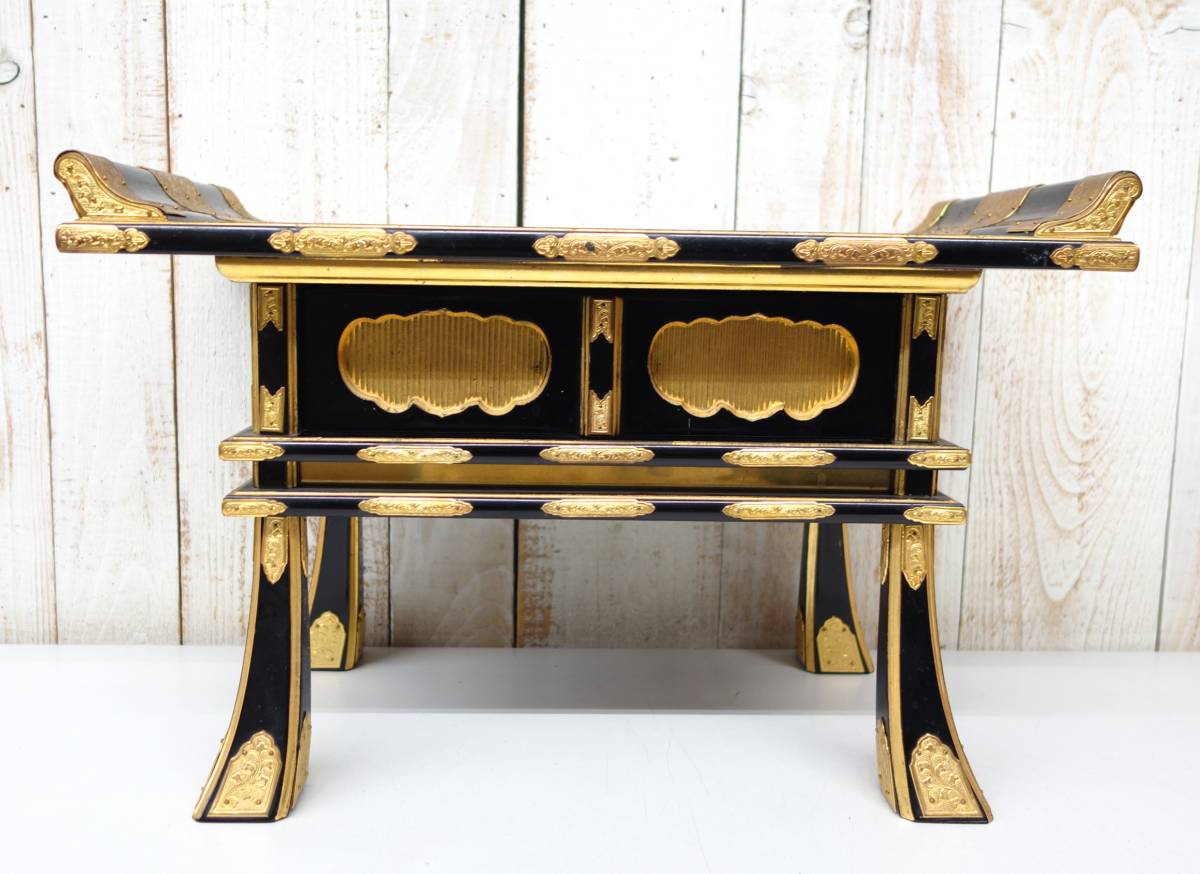 伝統工芸　工芸美術　仏教＊豪華　高級仏壇　仏具＊大型　経机　若葉机　前机　経卓＊引き出し＊黒塗　金彩　豪華な金具打の高級タイプ　