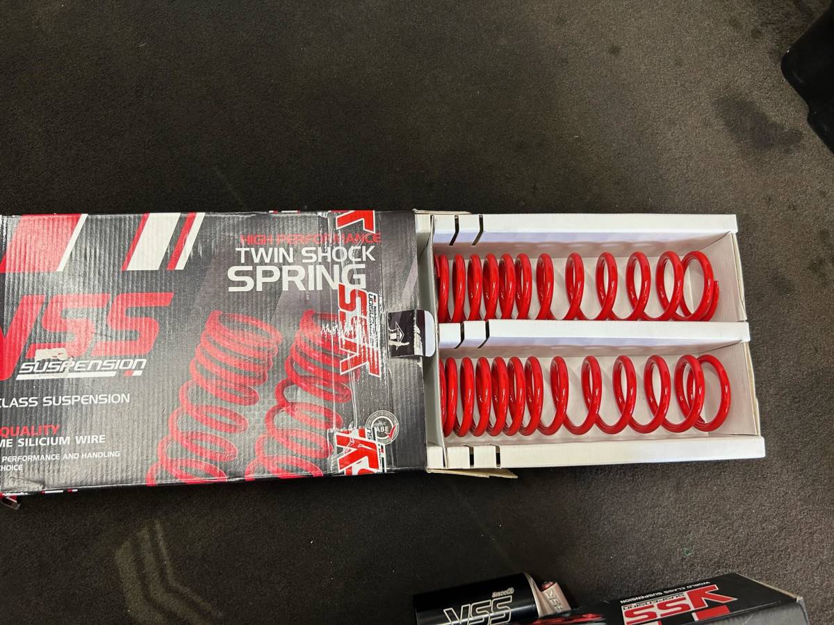 【美品】YSS　リアサスペンション　車高調整 伸減衰　XMAX250　X-MAX250 TG302-350TRL-06-J　未使用スプリングあり_9