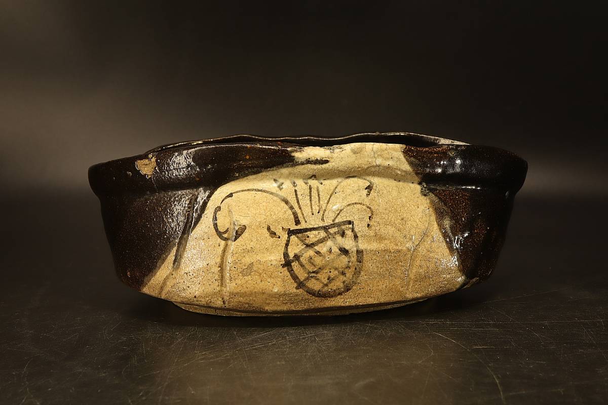 時代【 黒織部 】沓形 鉢 ◇ 幅22.4cm×16cm ◇ 茶碗 茶道具 懐石 茶