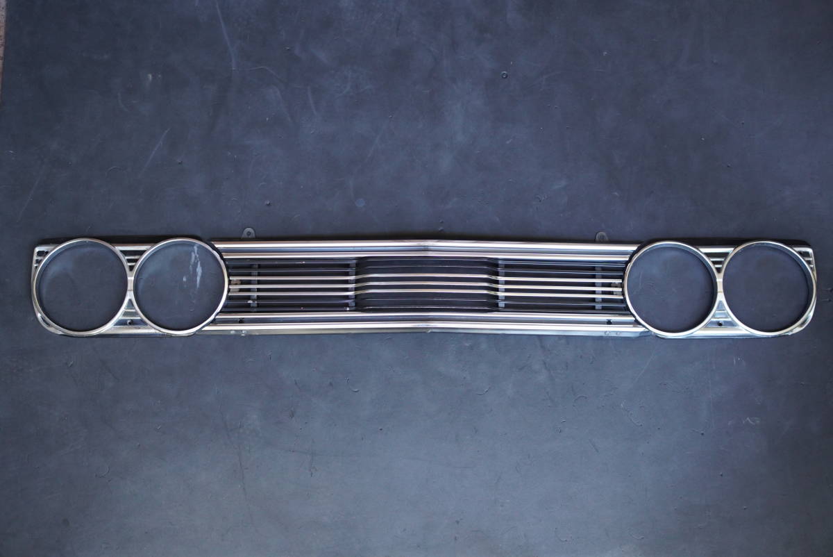 ★510 ブルーバード　フロントグリル　ライトベゼル　セット★