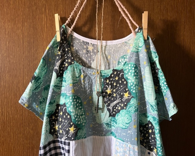 一点もの＊身幅広めハンドメイド星夜の猫パッチワークロングワンピース＊チェックボタニカル花柄北欧リネンシンプルミナペルツモリチサト