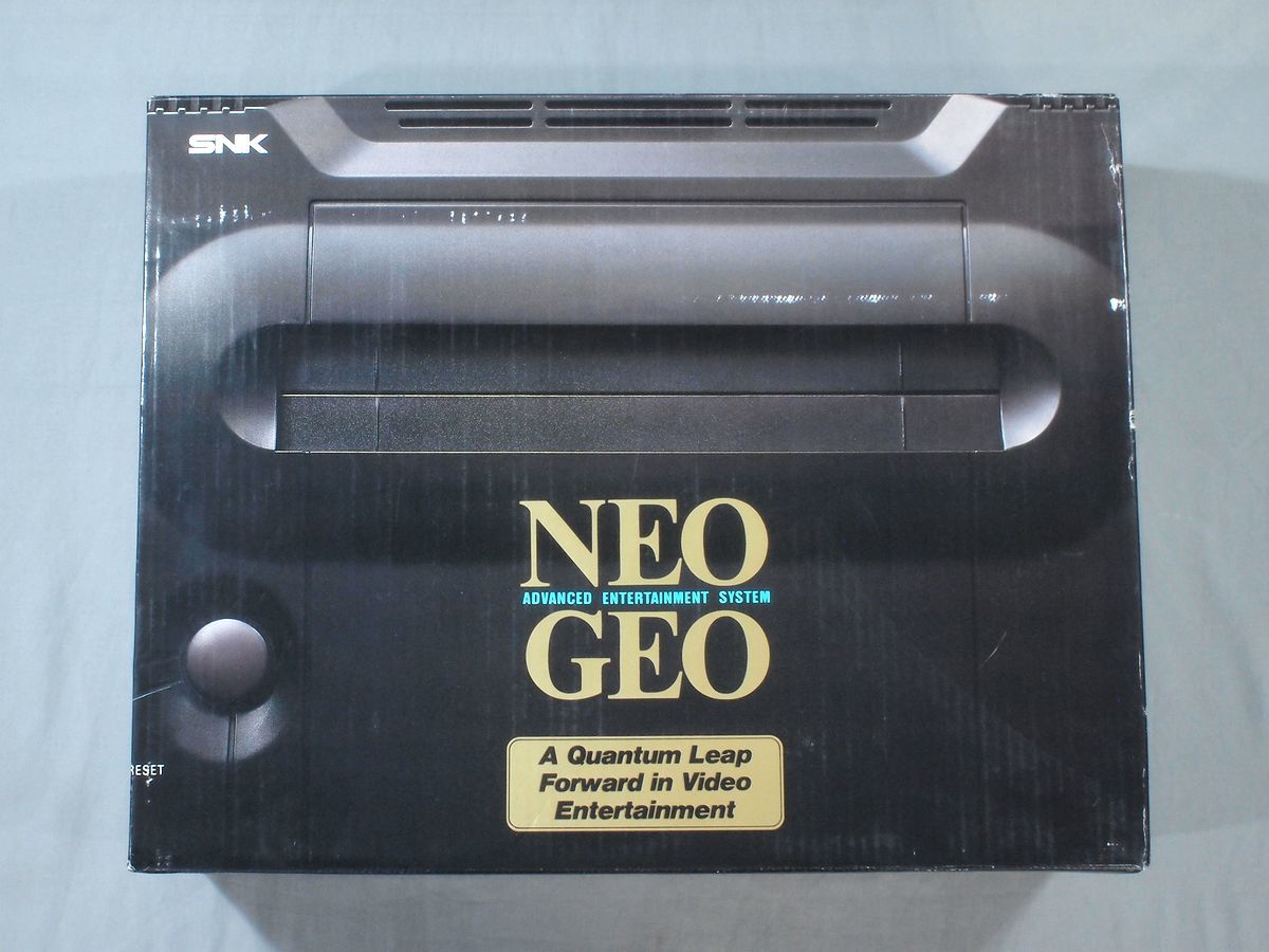 □SNK NEO GEO ネオジオ 本体 コントローラー 箱説付 ゲーム機 