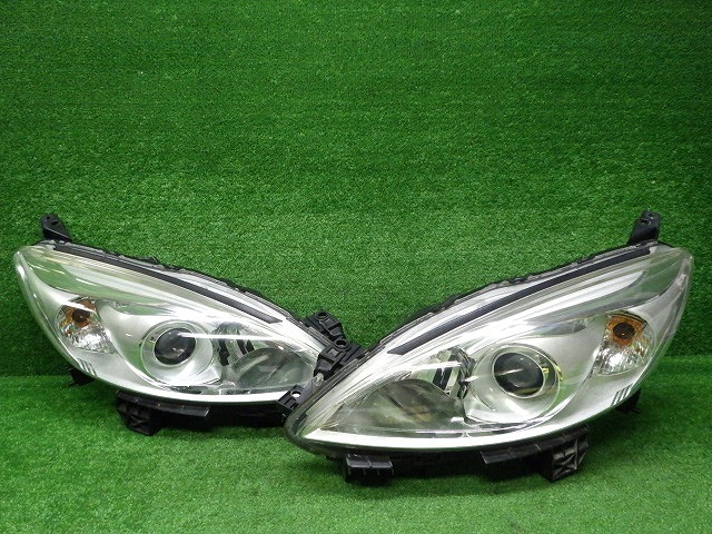 マツダ　CW系　ラフェスタ　プレマシー　ヘッドライト　左右　ハロゲン　P9562　230818003