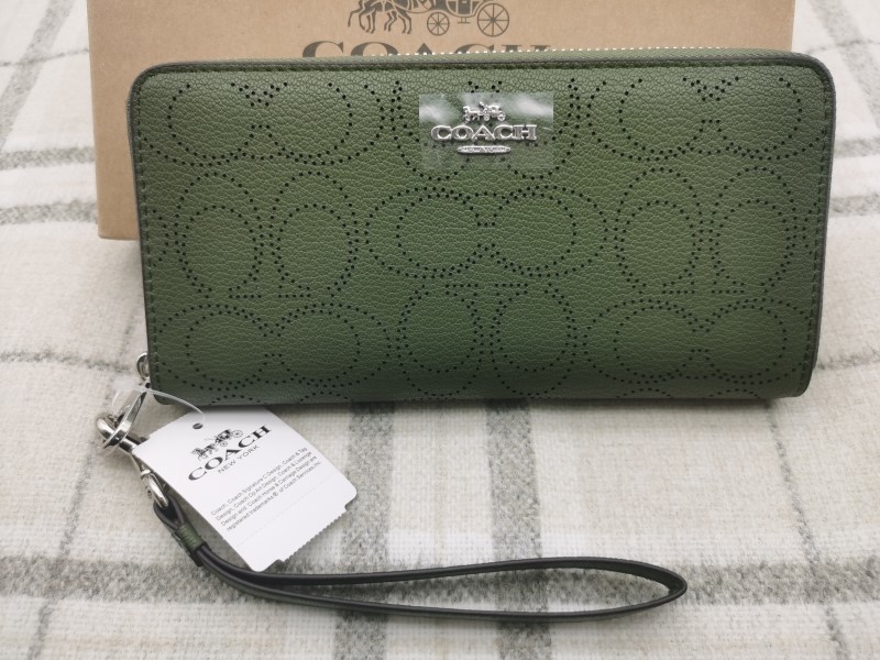 コーチ COACH 長財布 財布 パンチンググリーン　緑 ラウンドファスナー 贈り物 C4715 財布 h100B