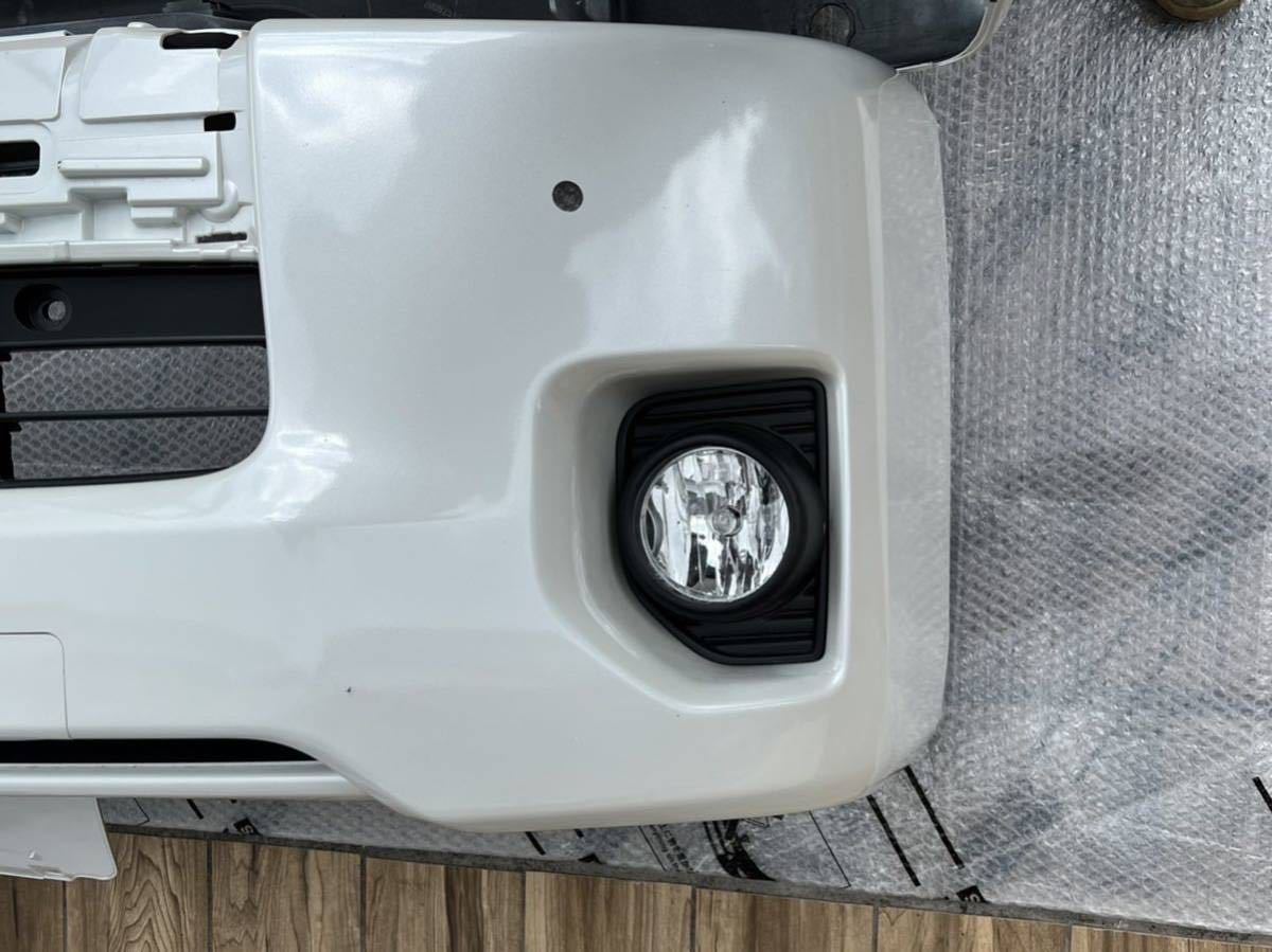 新車外し】200系ハイエースワイド 6型 リアバンパー ホワイトパール 