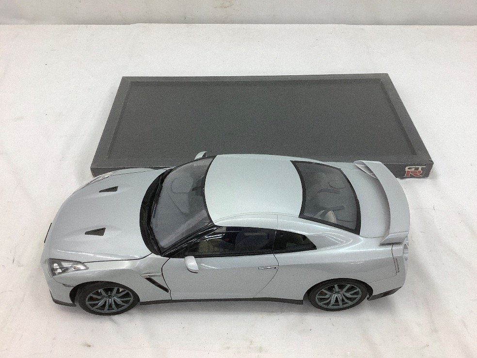 限定SALE，人気セール NISSAN R35 GTR 2011 PREMIUM X 1/8 自動車模型 台付 一部破損有 ジャンク品 ACB(乗用車)｜売買されたオークション情報、yahooの商品情報をアーカイブ公開 - オークファン 乗用車