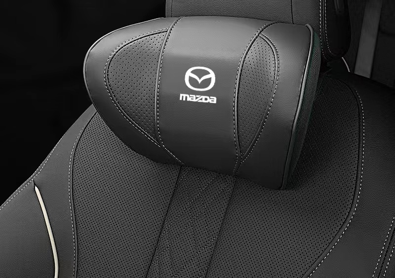 即決 マツダ Mazda ★ロゴ入りき 車用記憶 通気性弾性 ネックパッド レザー ネックパッド 汎用 車載首枕 ヘッドレスト 首用クッション
