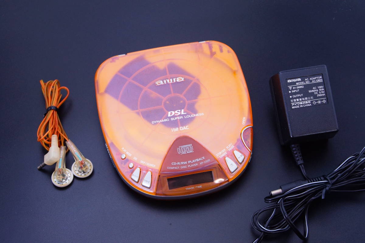 ◆美品・動作◆AIWA アイワ XP-V320 ポータブルCDプレーヤー 1bit DAC イヤホン付き DSL