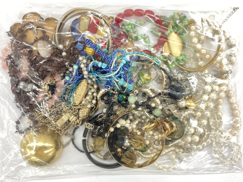 ♪メッキアクセサリーおまとめ 価格帯で取り揃えています 大量！！アクセサリー/メッキ おまとめ 約