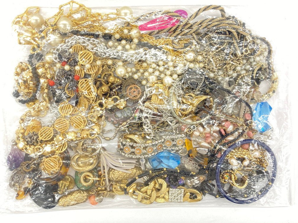 メッキアクセサリー・フェイクパール 他 大量おまとめ 総重量：6.0kg