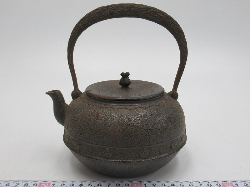 数量限定，人気 D3436 渦文 鉄瓶 共蓋 湯沸し 鉄器 大正期 茶道具 1.208kg(鉄瓶)｜売買されたオークション情報、yahooの商品情報をアーカイブ公開 - オークファン 鉄瓶