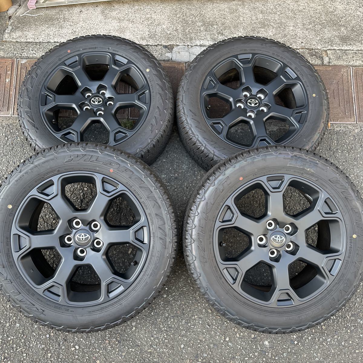 RAV4 アドヴァンチャー オフロードパッケージⅡ 純正タイヤ＆ホイール