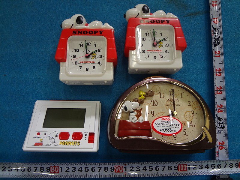 Kぬも0774 新品 時計 スヌーピー ピーナッツ 計4点セット 置時計 インテリア 箱付き キャラクターグッズ アナログ デジタル