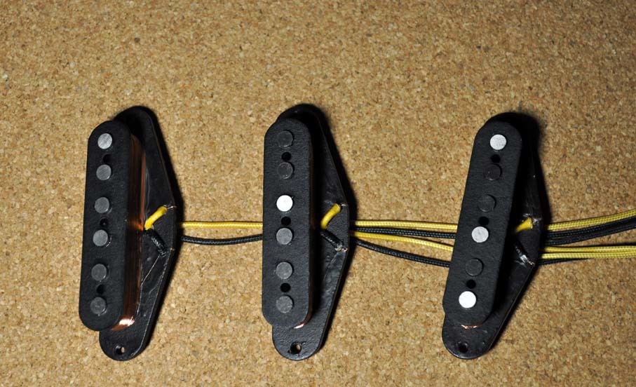 1973年からStratocasterを弾いてきたプロギタリストで元量産メーカー開発者が本物アルニコ5番で製作