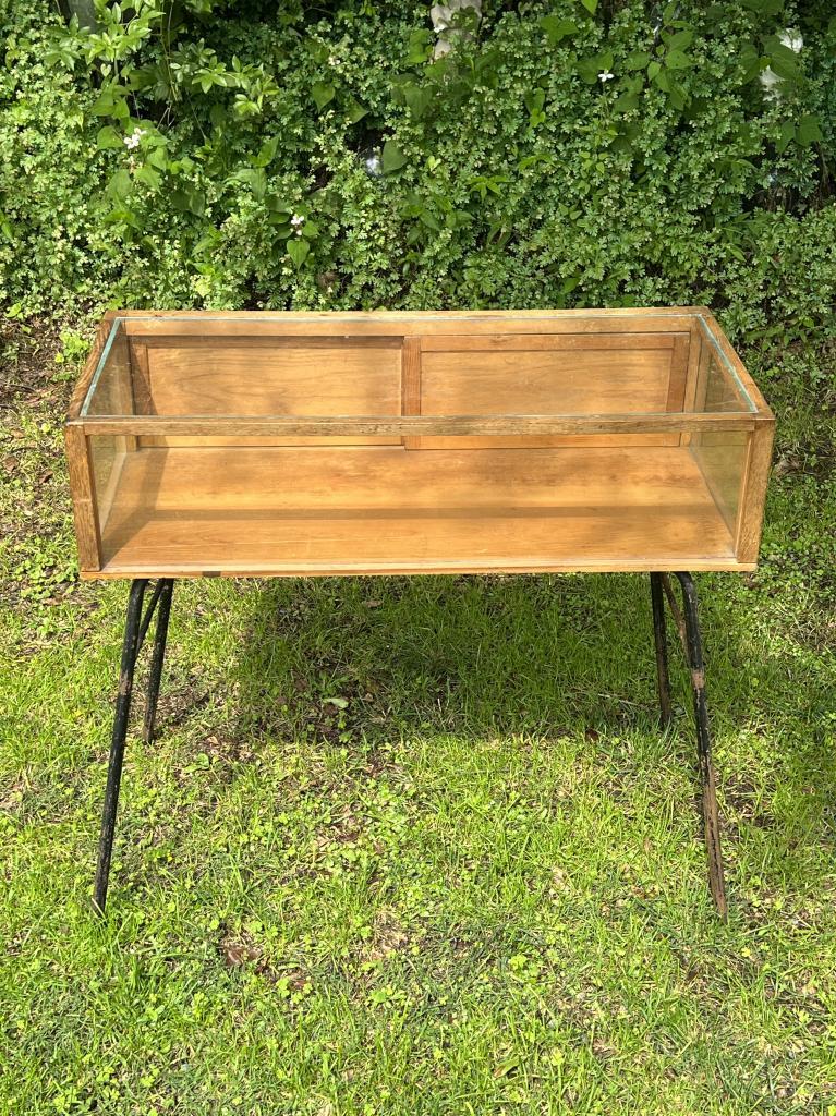 古い木製 無垢材 ガラスケース 鉄の脚 卓上 ショーケース パンケース 店舗什器 カフェ レトロ アンティーク 陳列棚 展示 お店 可愛いサイズ