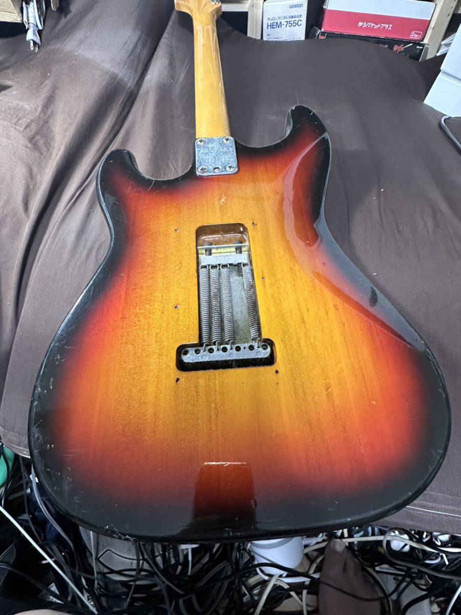 Fender ストラトキャスター ！詳細不明！ 詳細不明 Fender ストラト