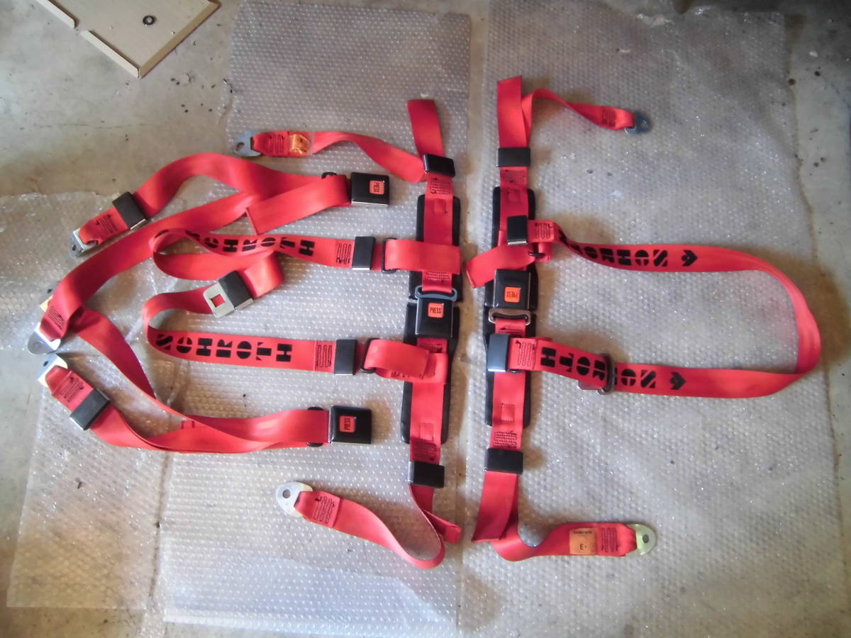 イスズ１１７クーペ用社外シートベルトの4点セット（SCHROTH社）