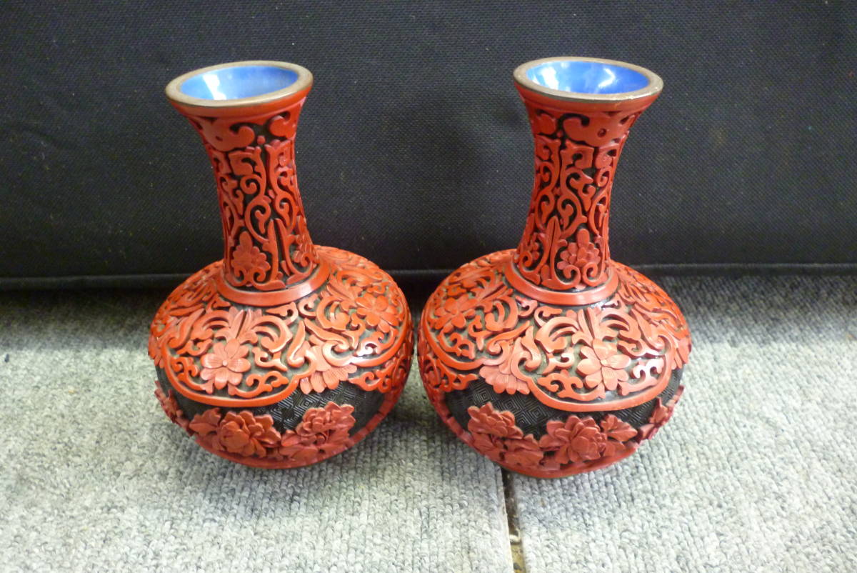 一輪挿し ⁄ 同じ物2点 -etsu- 悦 陶芸作家 花咲く一輪挿し 中国台湾 