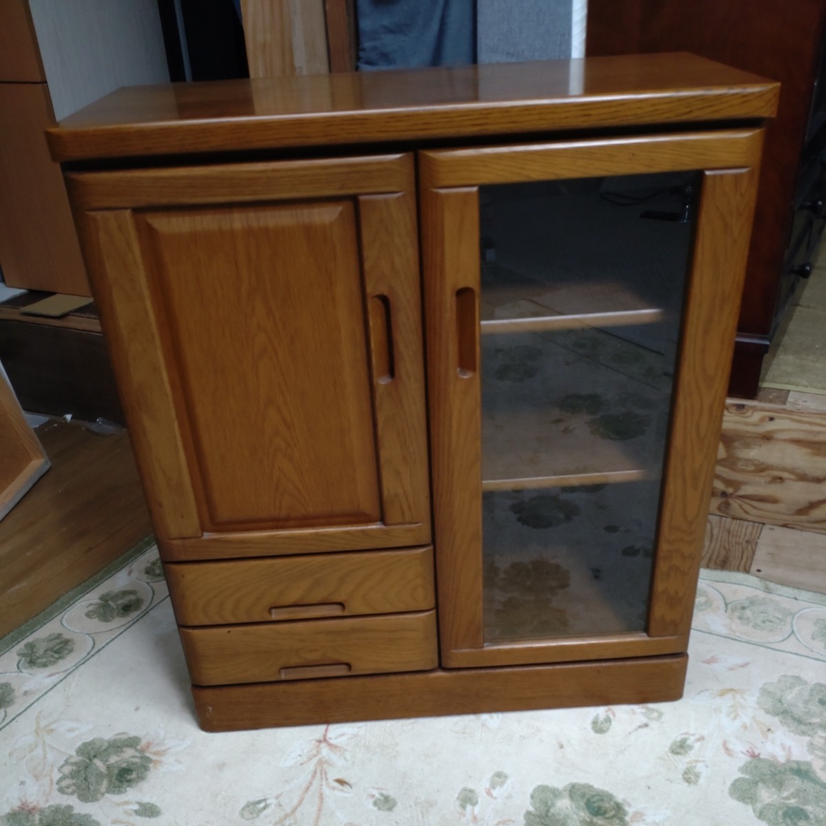 【店頭渡し推奨】DAIWA 木製　キャビネット 収納棚　飾り棚　サイドボード　中古　現状渡し