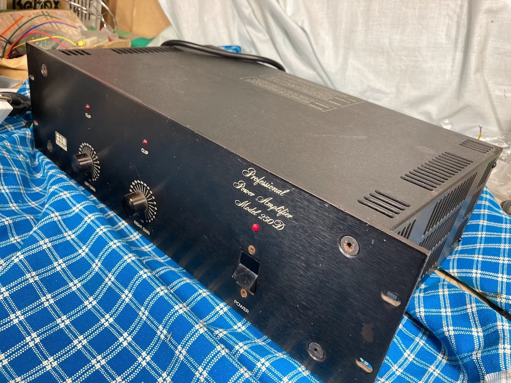BGW 初期不良保証 完動品 250D ファンレスパワーアンプ - BGWファン