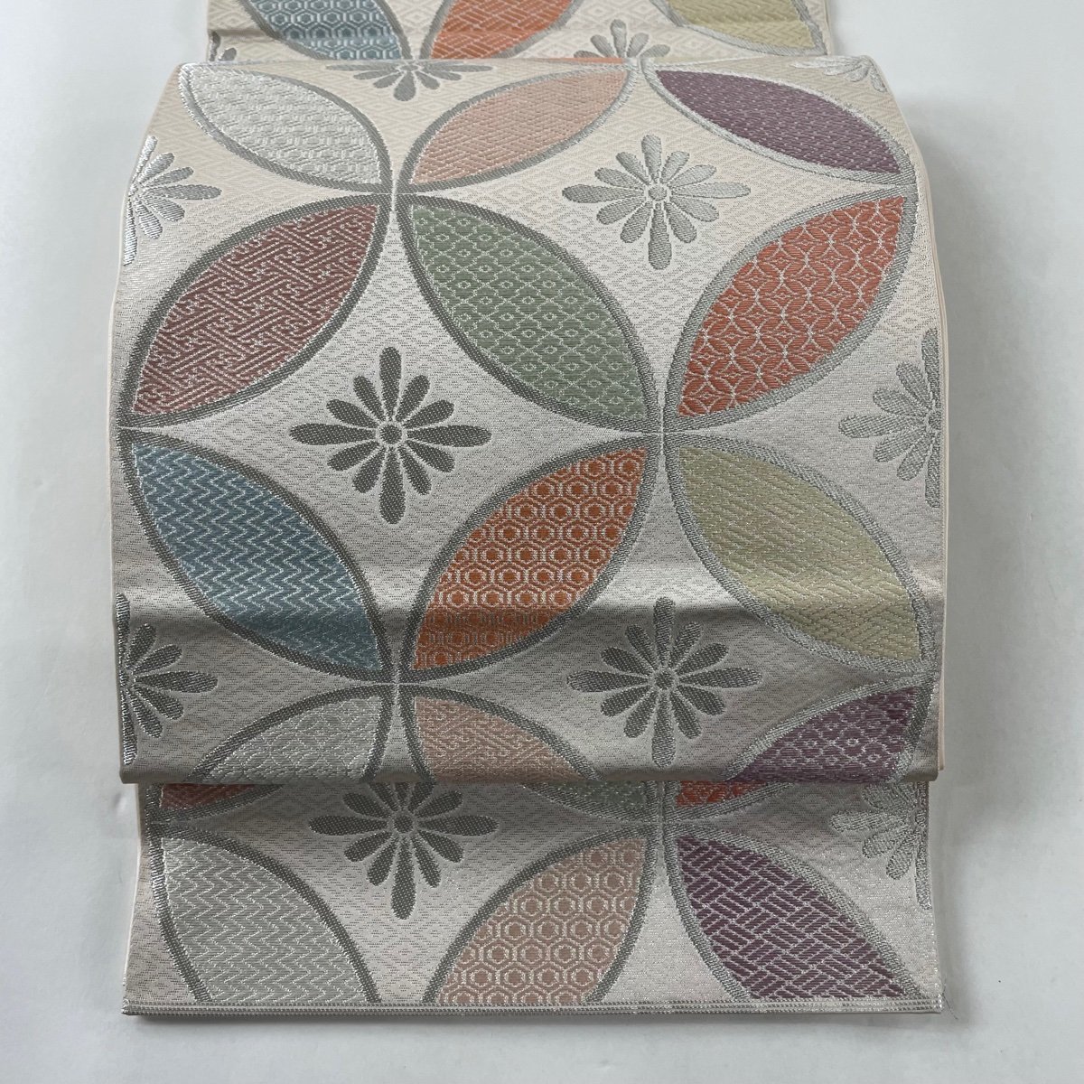 袋帯 美品 名品 落款 川島織物 七宝 花 銀糸 箔 薄ピンク 六通 正絹 【中古】